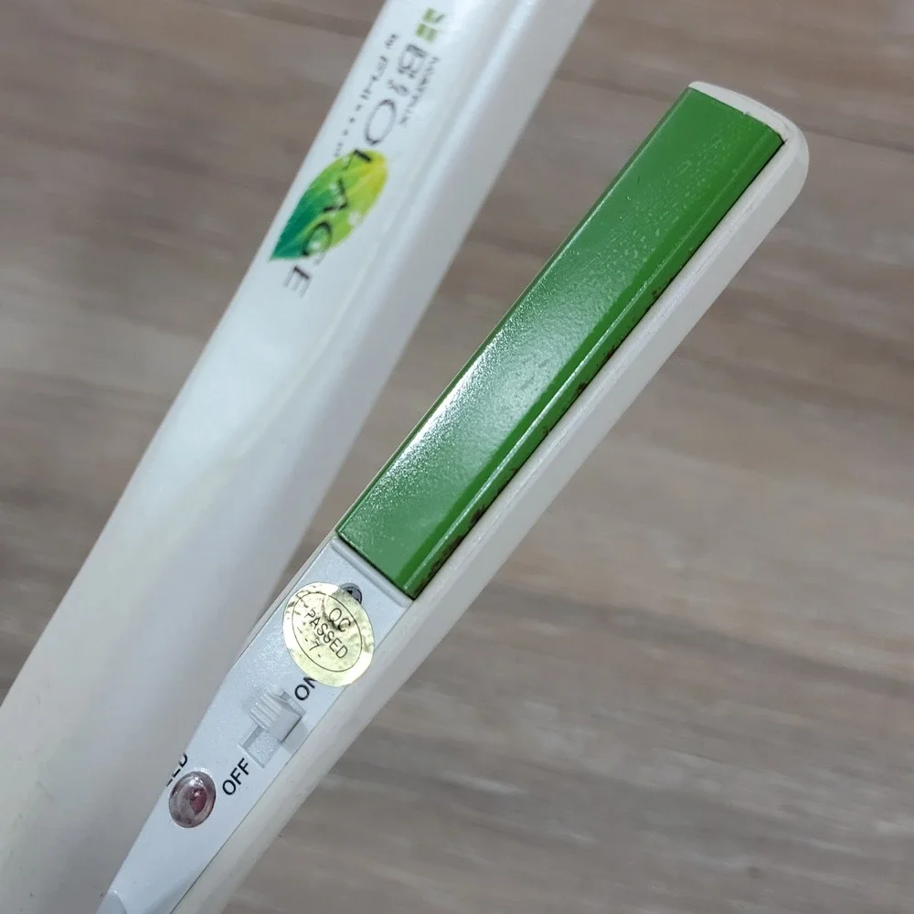 Matrix Biolage by FHI Heat Mini Travel Hair Straightener Flat Iron Green White